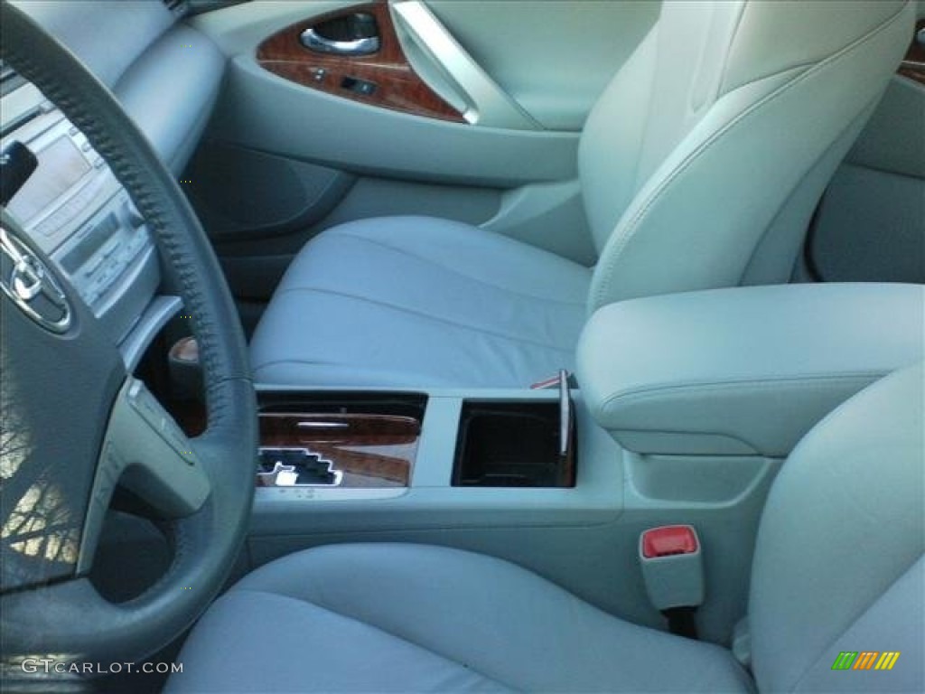 2010 Camry XLE V6 - Super White / Ash Gray photo #5