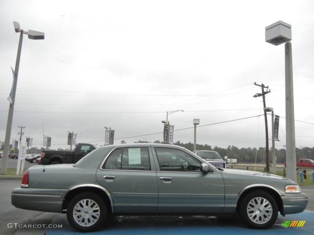2005 Crown Victoria LX - Light Tundra Metallic / Light Flint photo #6