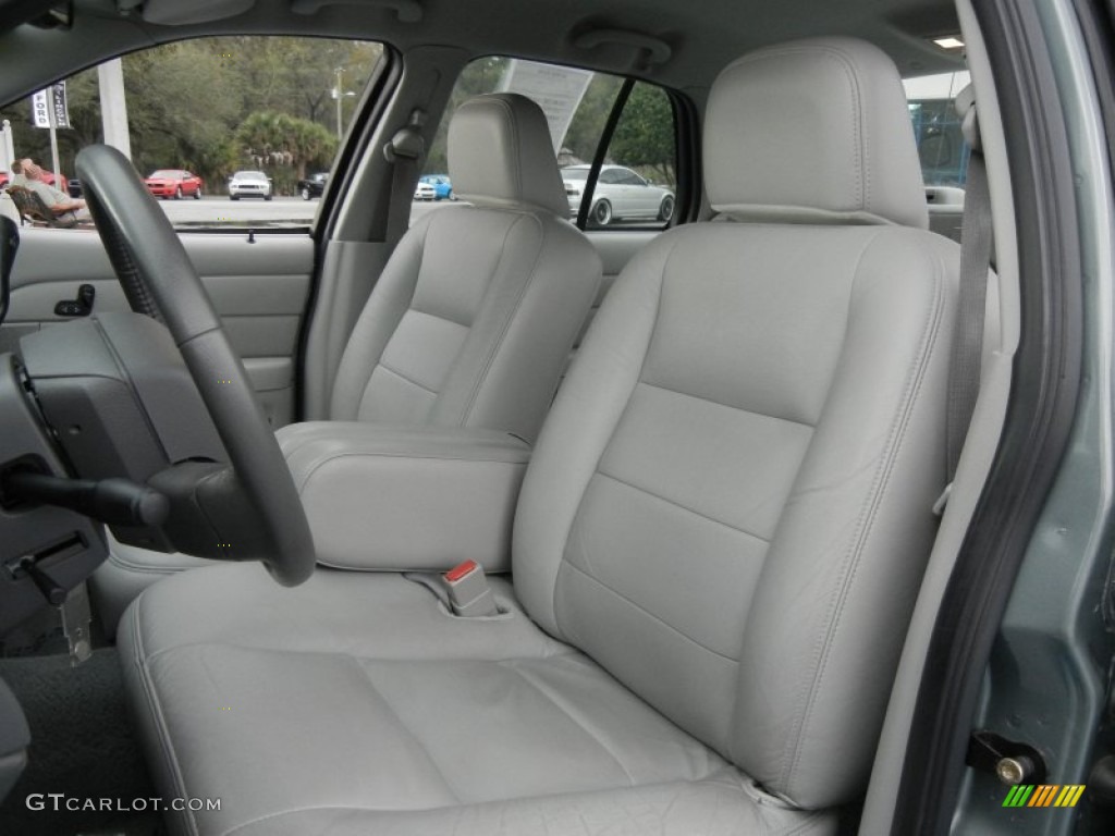2005 Ford Crown Victoria LX Front Seat Photo #61361571