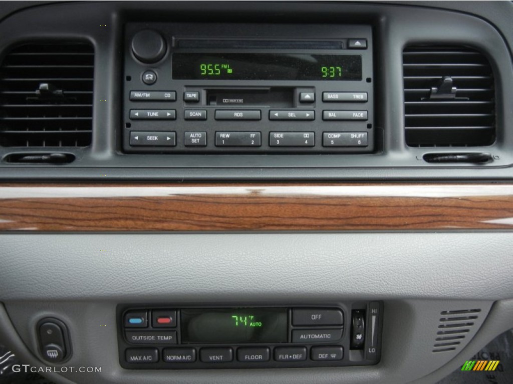 2005 Crown Victoria LX - Light Tundra Metallic / Light Flint photo #22