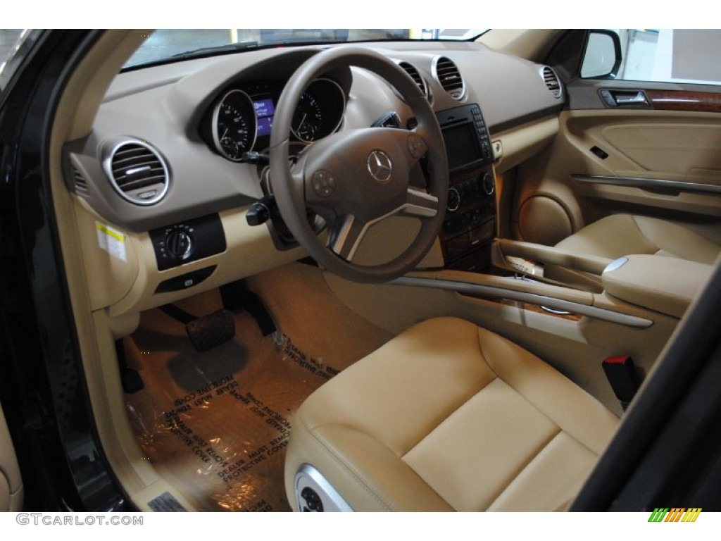2009 ML 350 4Matic - Jade Green Metallic / Cashmere photo #13