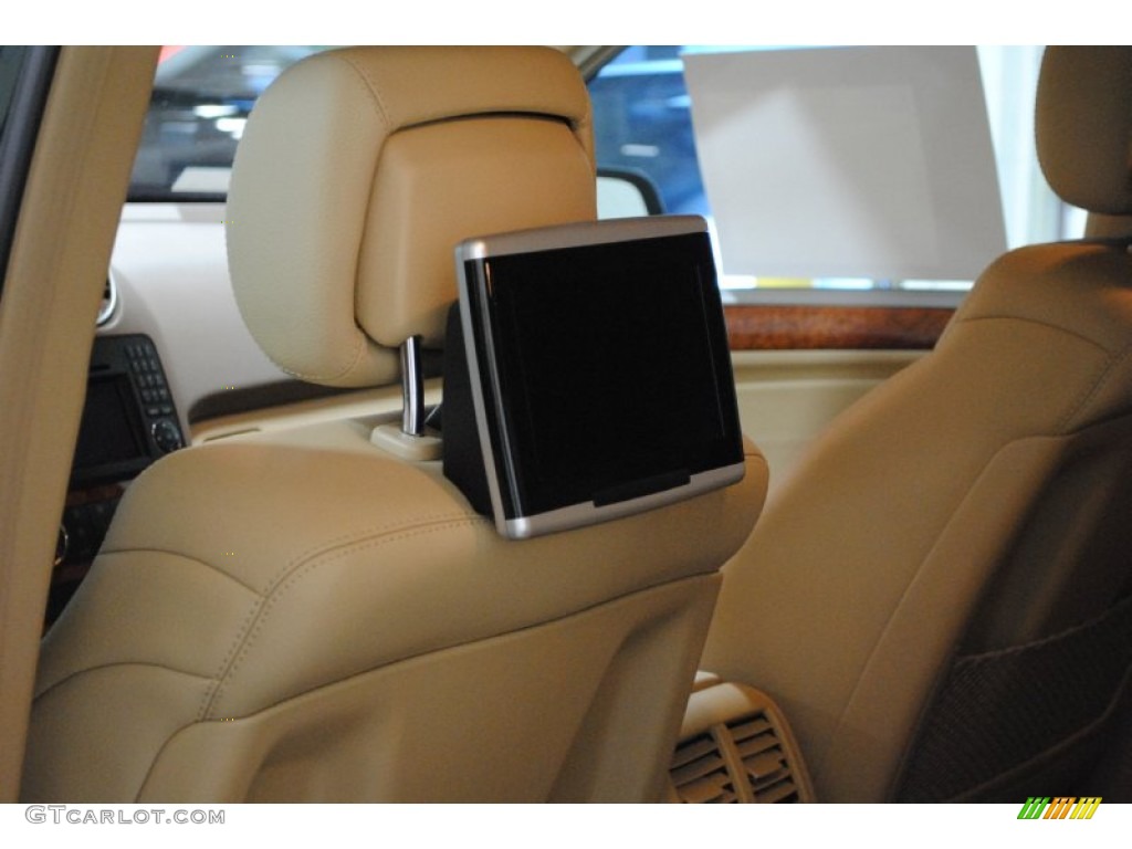 2009 ML 350 4Matic - Jade Green Metallic / Cashmere photo #16