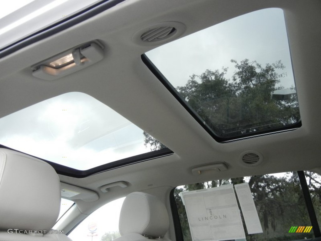 2012 Lincoln MKT FWD Sunroof Photo #61366825