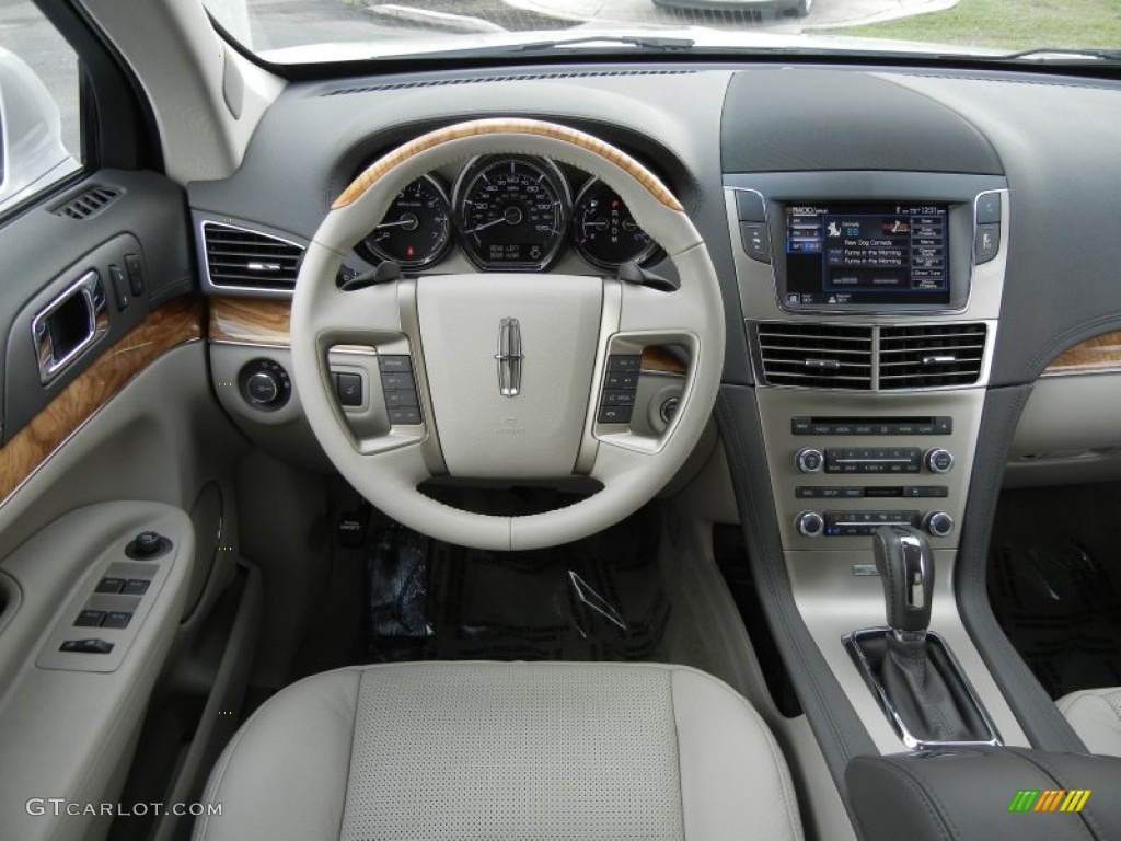 2012 Lincoln MKT FWD Dashboard Photos