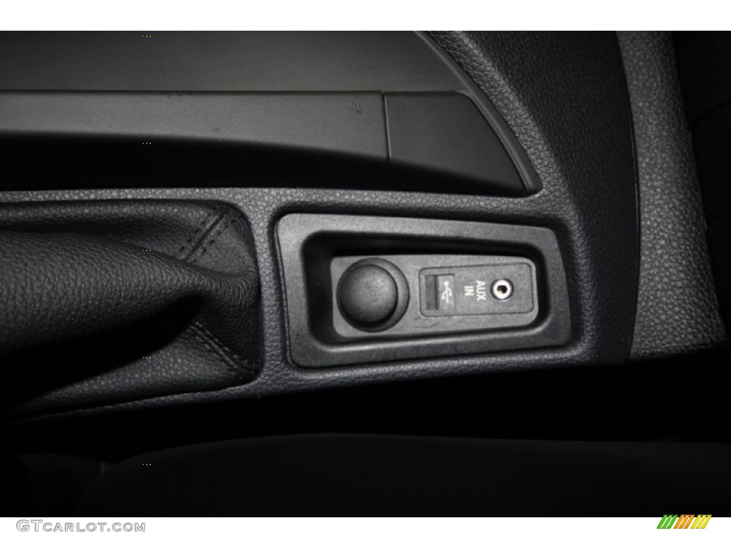2009 1 Series 128i Coupe - Alpine White / Black photo #25