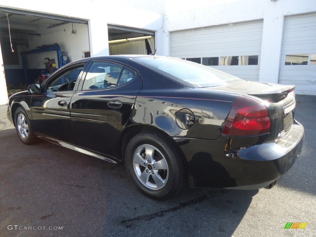 2006 Grand Prix Sedan - Black / Ebony photo #7