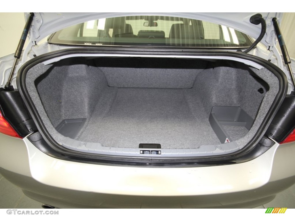 2011 BMW 3 Series 328i Sedan Trunk Photo #61372971
