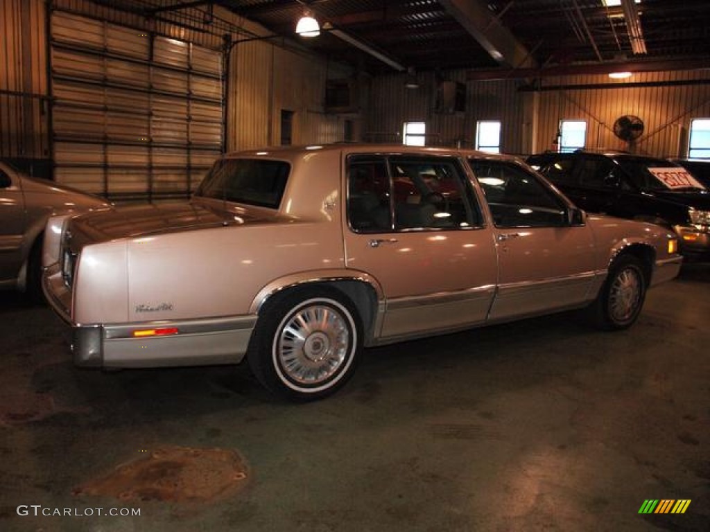 1991 DeVille Sedan - Light Antelope Metallic / Taupe photo #3