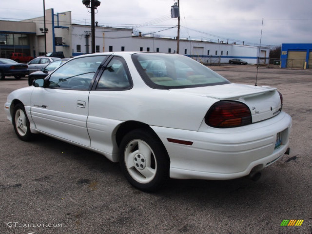 1996 Grand Am GT Coupe - Bright White / Neutral photo #4