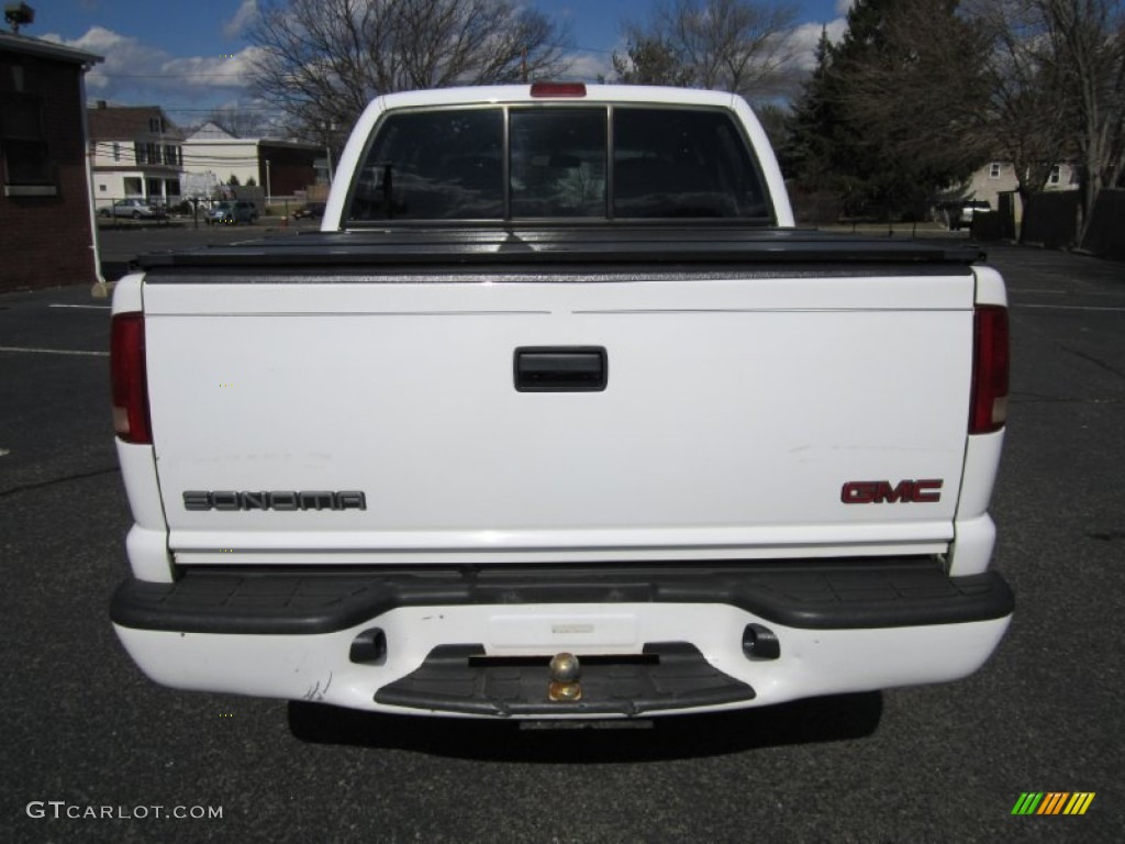 2003 Sonoma SLS Crew Cab 4x4 - Summit White / Graphite photo #6