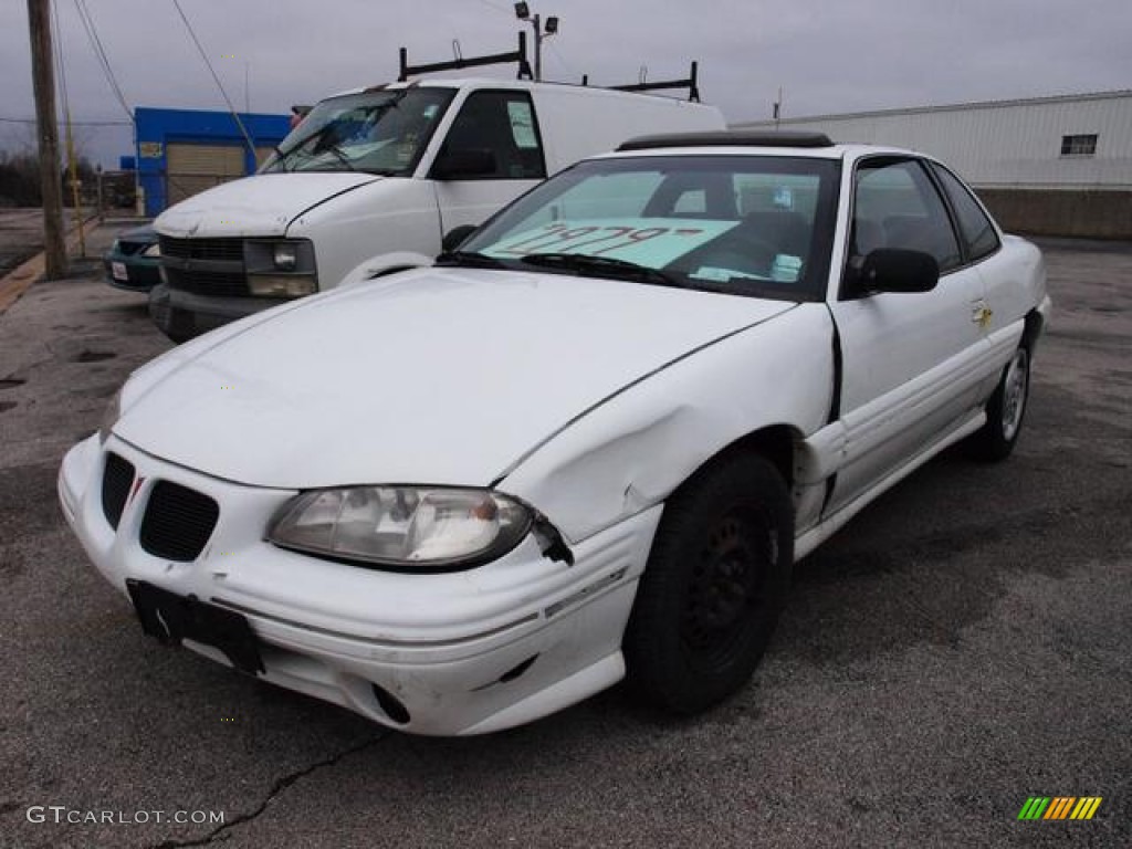 1996 Grand Am SE Coupe - Bright White / Pewter photo #4