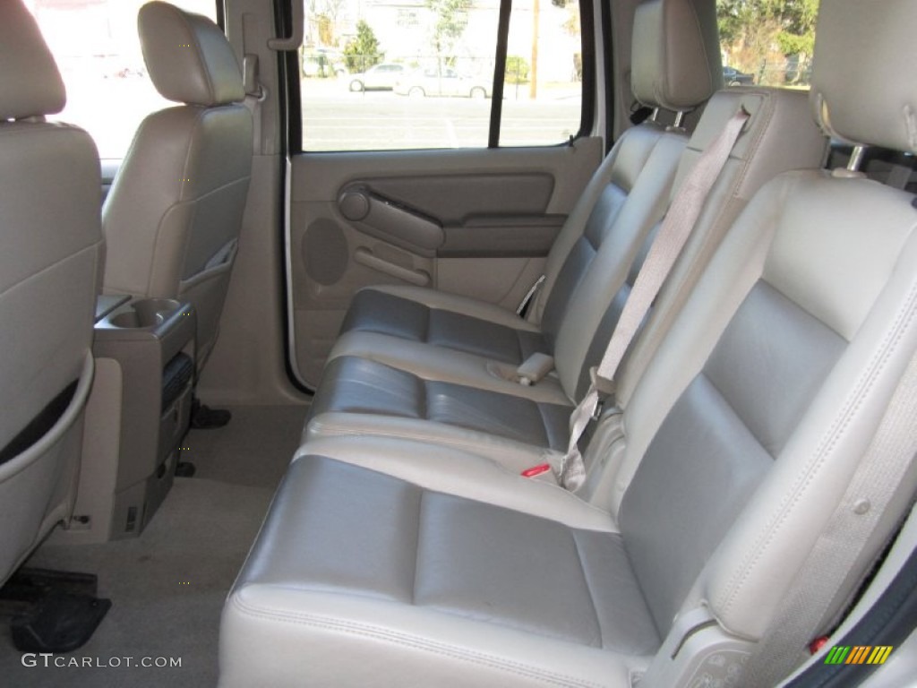 2006 Ford Explorer XLT 4x4 Rear Seat Photo #61386561