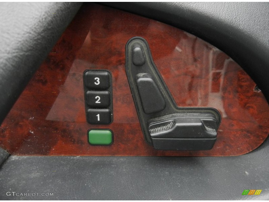 1998 Mercedes-Benz S 420 Sedan Gauges Photo #61389012