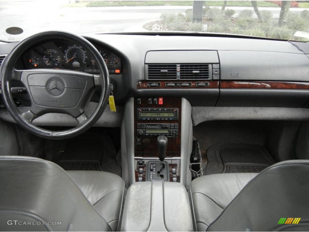 1998 Mercedes-Benz S 420 Sedan Grey Dashboard Photo #61389063