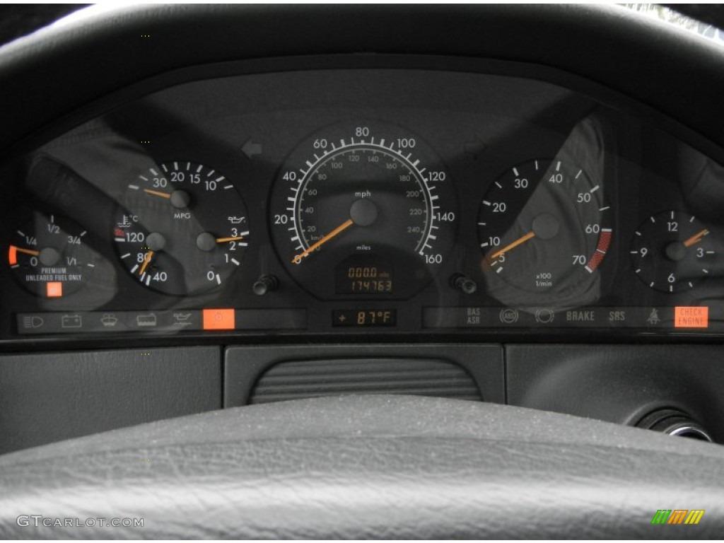 1998 Mercedes-Benz S 420 Sedan Gauges Photo #61389081