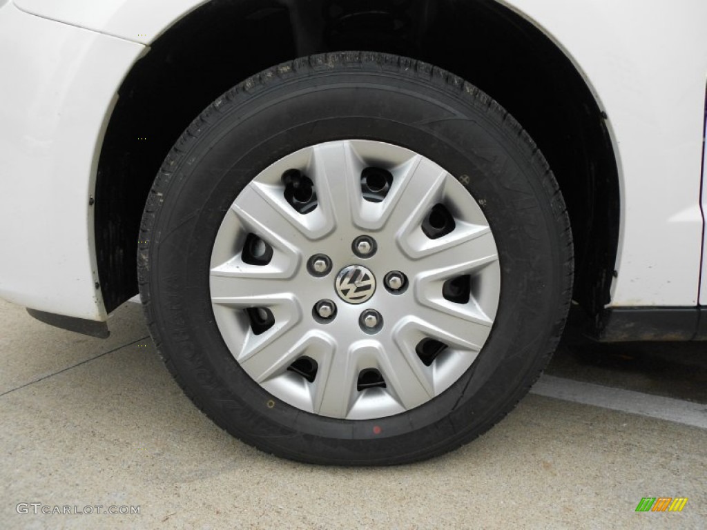 2012 Volkswagen Routan S Wheel Photos