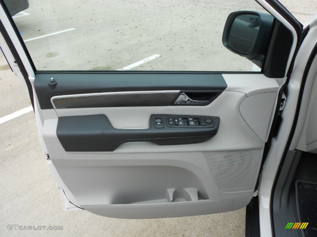 2012 Volkswagen Routan S Aero Gray Door Panel Photo #61393792