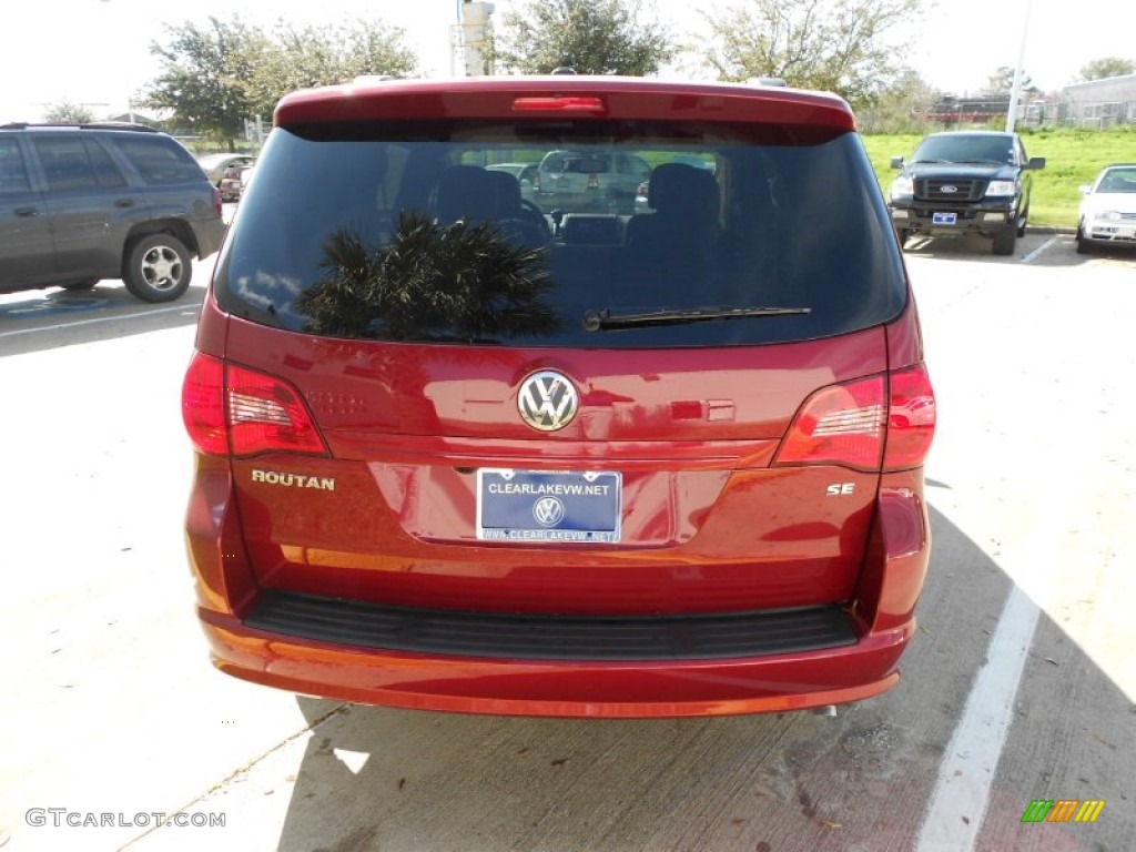 2012 Routan SE - Deep Claret Red Metallic / Sierra Sand photo #6