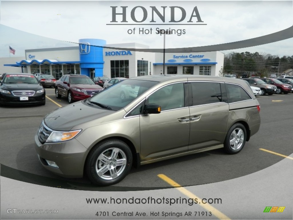 Mocha Metallic Honda Odyssey