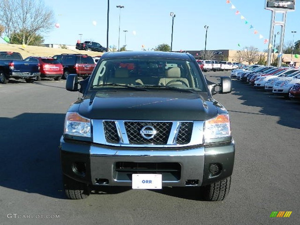 2009 Titan SE King Cab 4x4 - Timberline Green / Almond photo #8