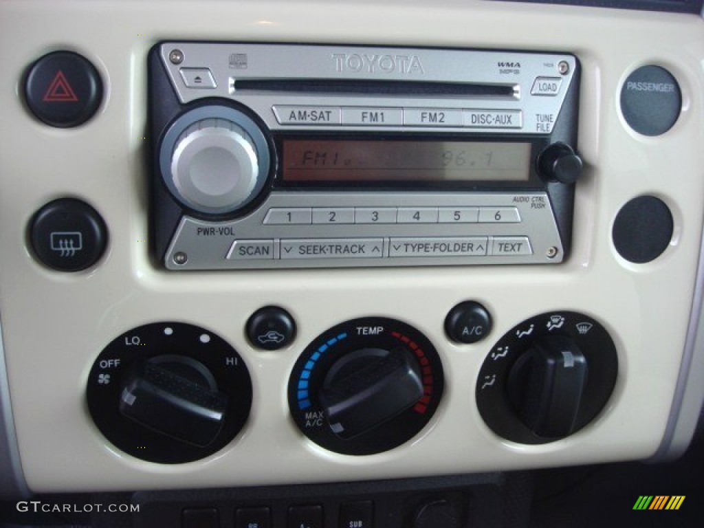 2010 Toyota FJ Cruiser Trail Teams Special Edition 4WD Audio System Photo #61396552