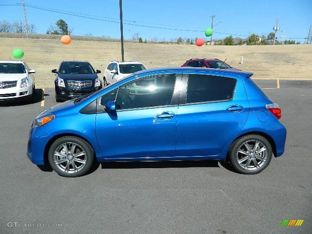 2012 Yaris SE 5 Door - Blazing Blue Pearl / Ash Gray photo #6