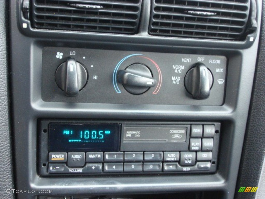 1994 Ford Mustang V6 Convertible Controls Photo #61400878
