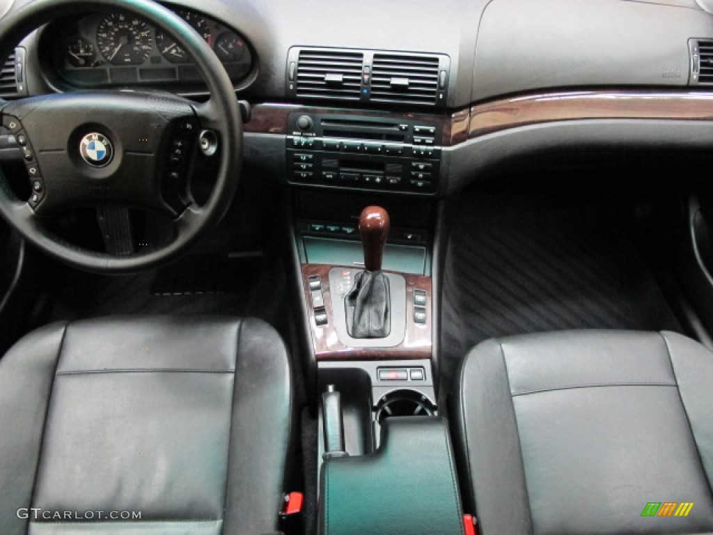 2002 3 Series 325xi Sedan - Jet Black / Black photo #23