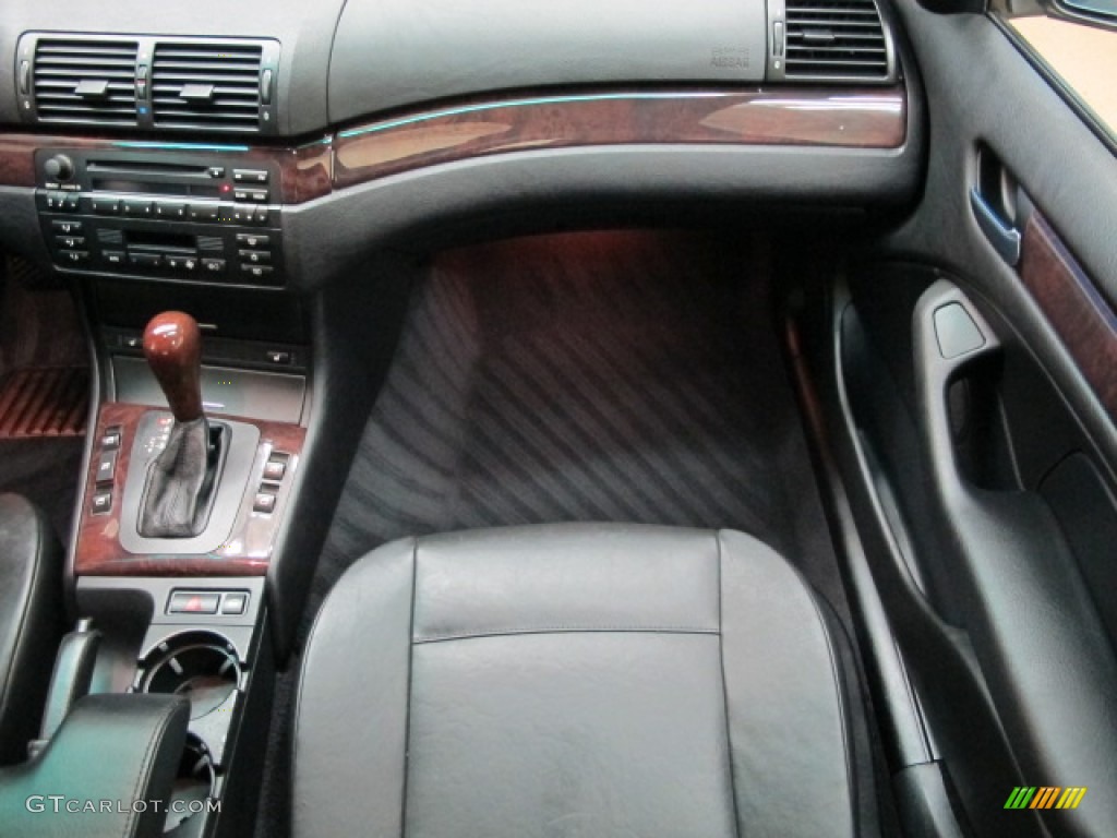 2002 3 Series 325xi Sedan - Jet Black / Black photo #24