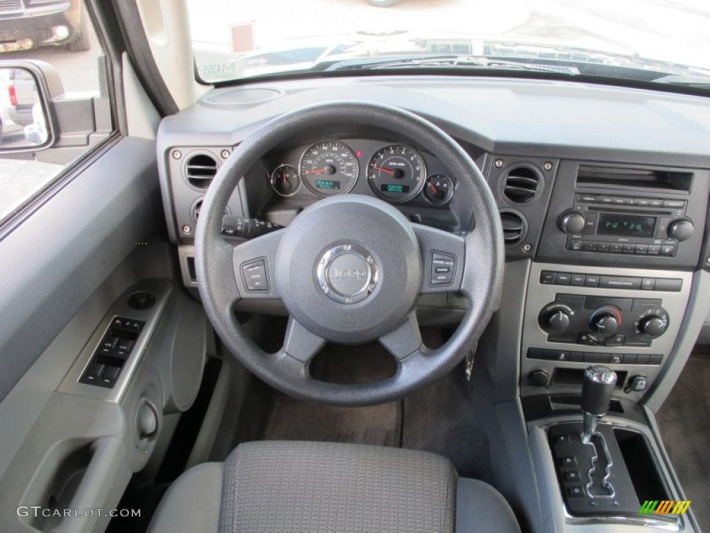 2007 Jeep Commander Sport Controls Photo #61406389