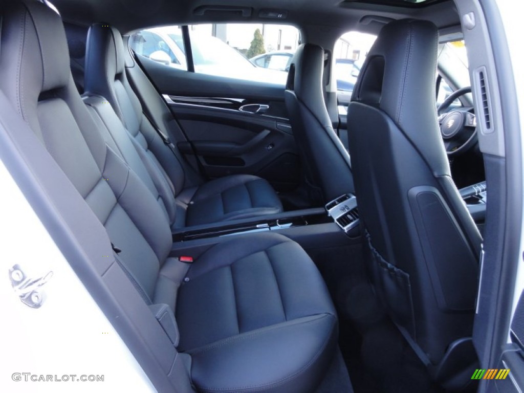 Black Interior 2012 Porsche Panamera 4 Photo #61414333