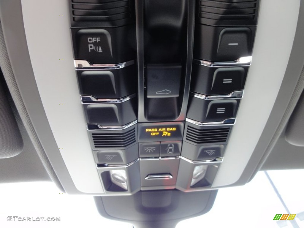 2012 Porsche Panamera 4 Controls Photo #61414468