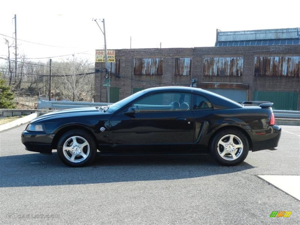 2004 Mustang V6 Coupe - Black / Dark Charcoal photo #2