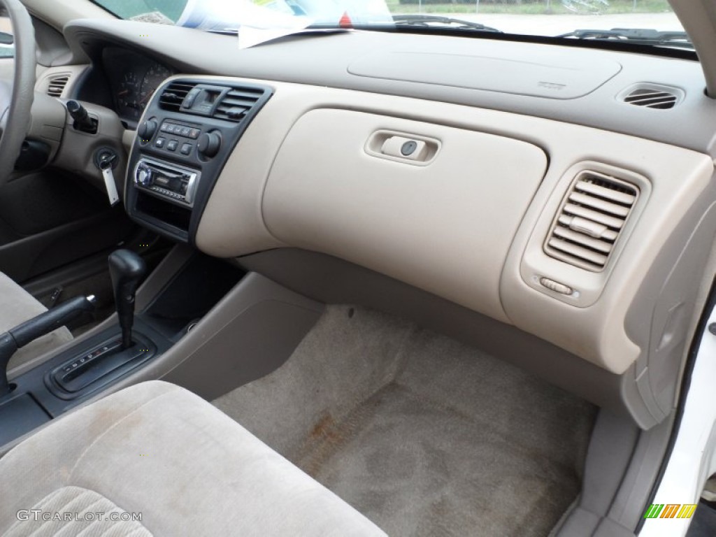 1998 Accord LX Sedan - Taffeta White / Ivory photo #24