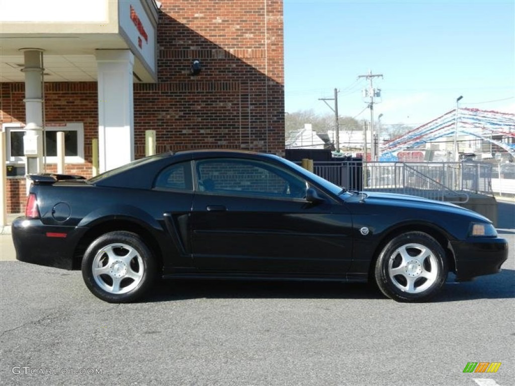 2004 Mustang V6 Coupe - Black / Dark Charcoal photo #4