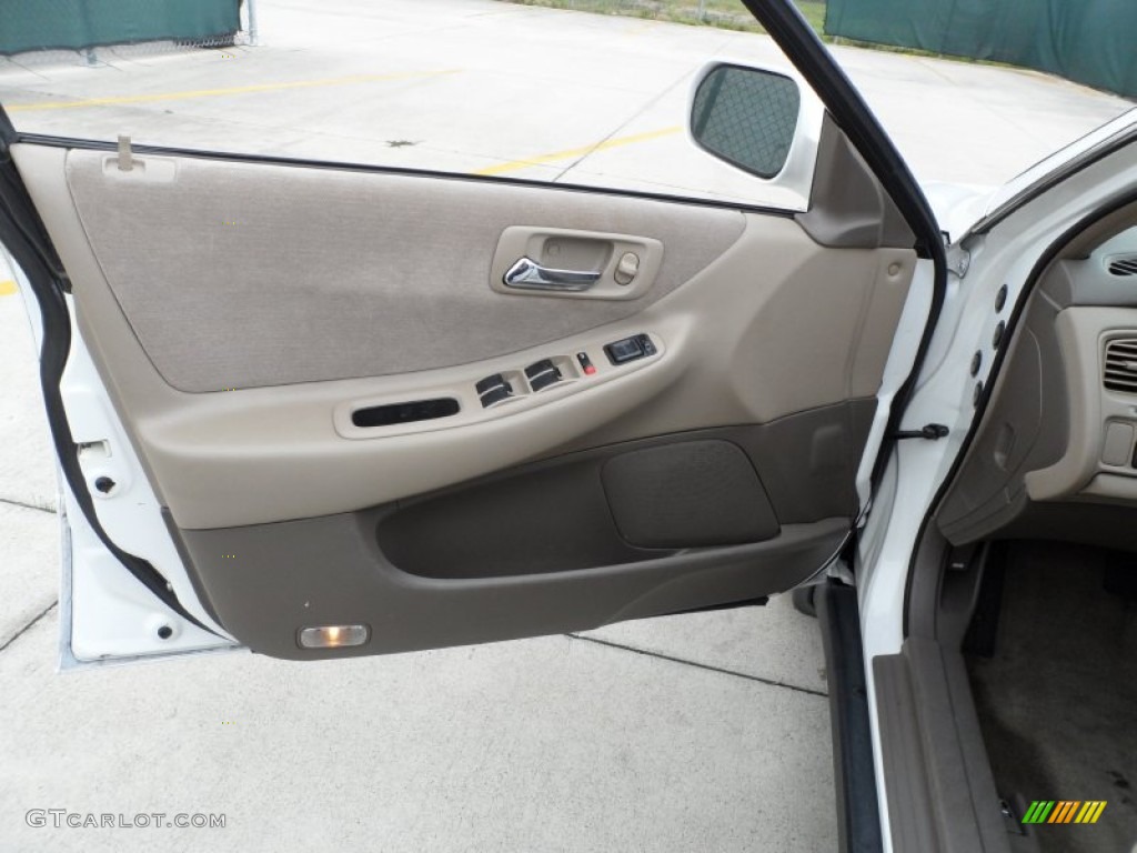 1998 Accord LX Sedan - Taffeta White / Ivory photo #30