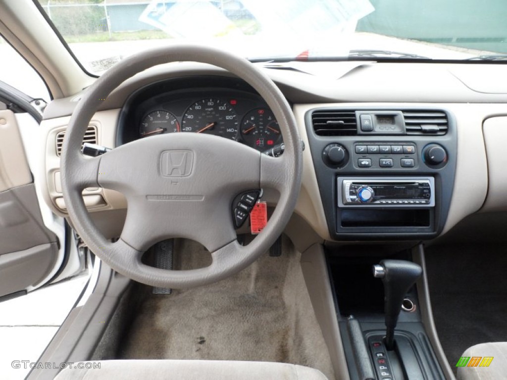 1998 Accord LX Sedan - Taffeta White / Ivory photo #34