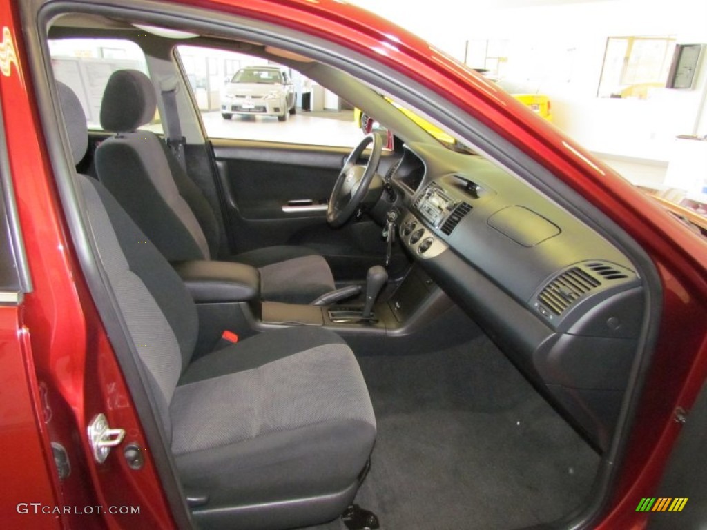 2005 Camry SE - Salsa Red Pearl / Dark Gray photo #27