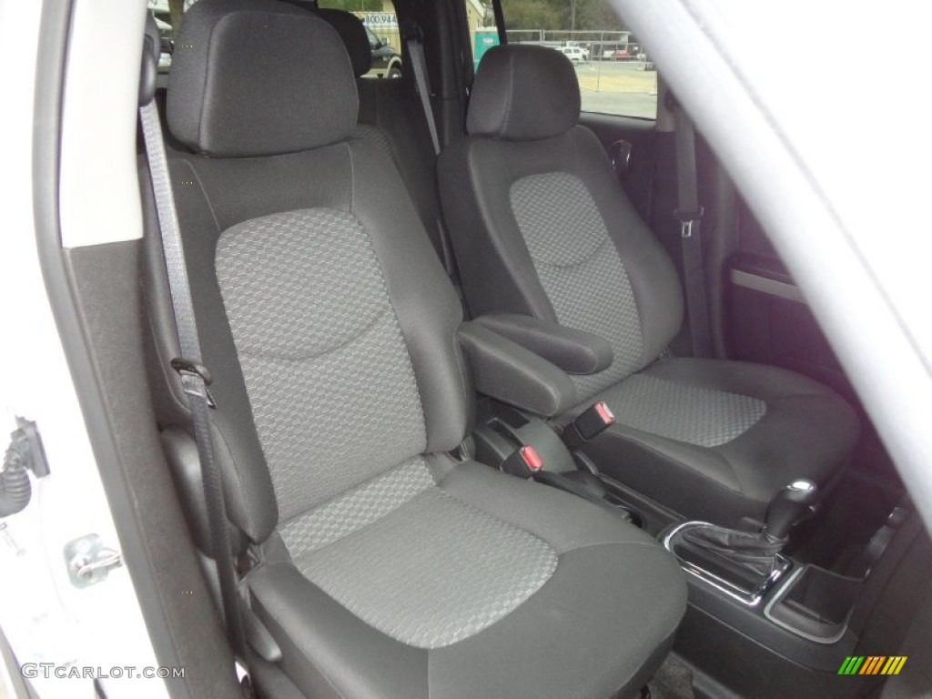 2011 HHR LT - Arctic Ice White / Gray photo #13