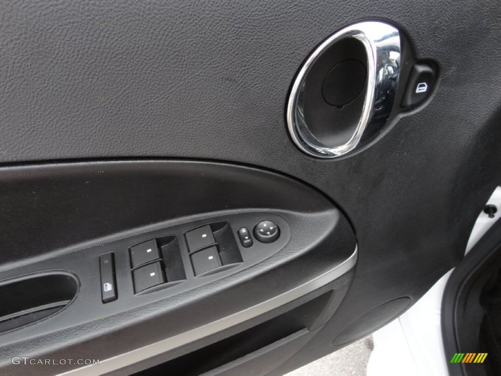 2011 HHR LT - Arctic Ice White / Gray photo #21