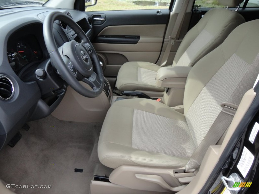 2011 Compass 2.4 Latitude 4x4 - Brilliant Black Crystal Pearl / Dark Slate Gray/Light Pebble Beige photo #4