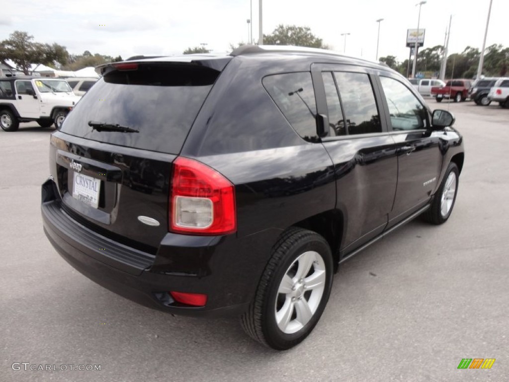 2011 Compass 2.4 Latitude 4x4 - Brilliant Black Crystal Pearl / Dark Slate Gray/Light Pebble Beige photo #9