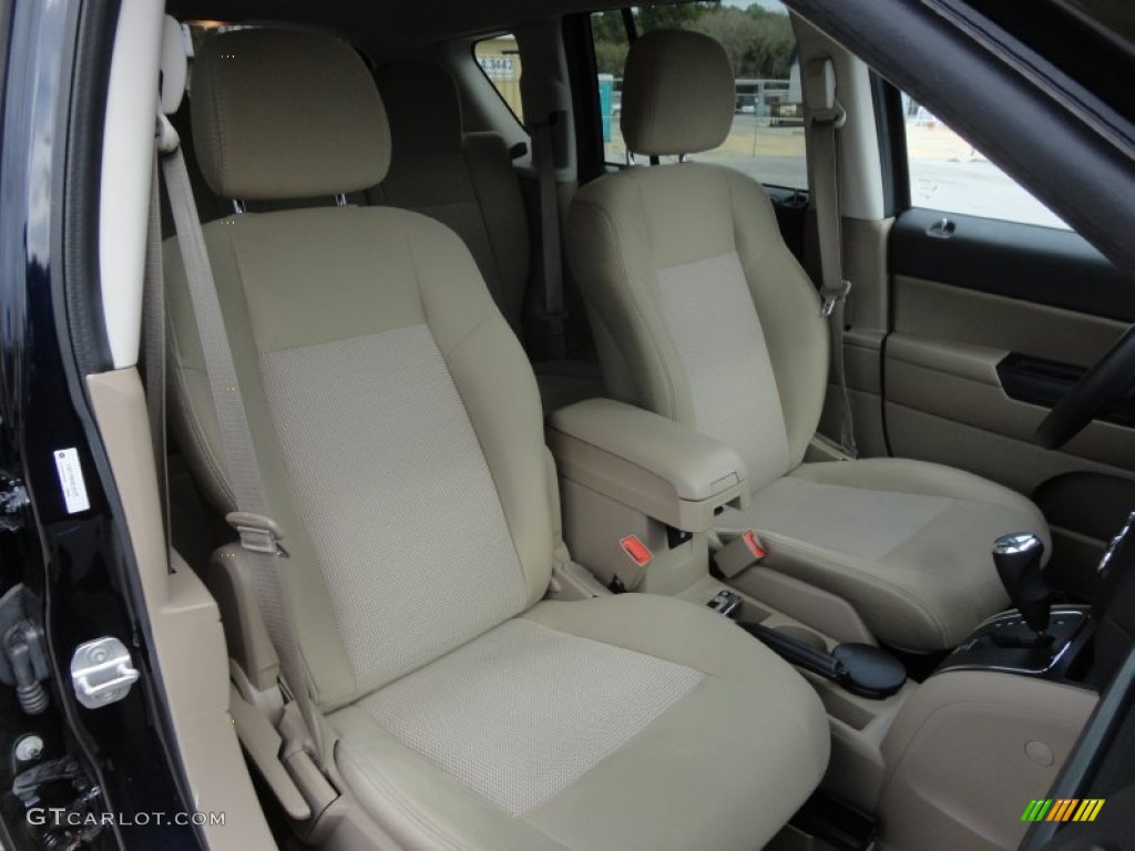 2011 Compass 2.4 Latitude 4x4 - Brilliant Black Crystal Pearl / Dark Slate Gray/Light Pebble Beige photo #13