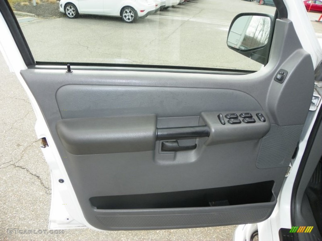 2005 Explorer Sport Trac Adrenalin 4x4 - Oxford White / Medium Dark Flint photo #14