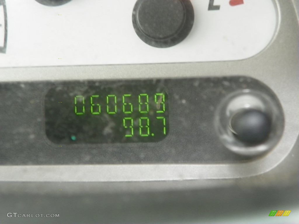 2005 Explorer Sport Trac Adrenalin 4x4 - Oxford White / Medium Dark Flint photo #17