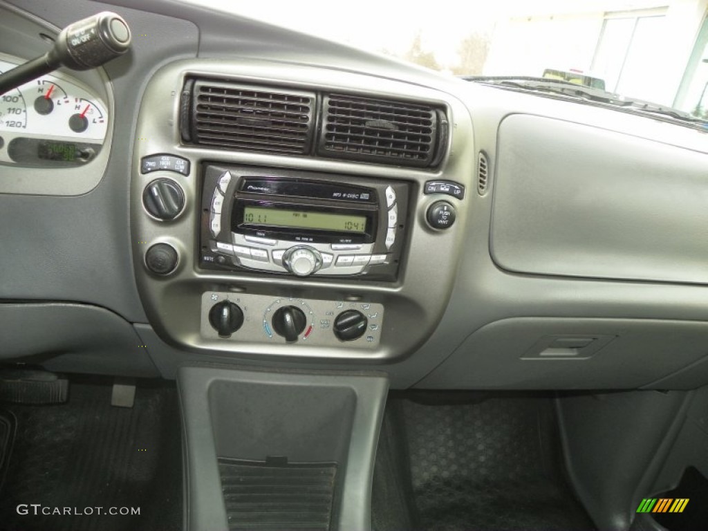 2005 Explorer Sport Trac Adrenalin 4x4 - Oxford White / Medium Dark Flint photo #18