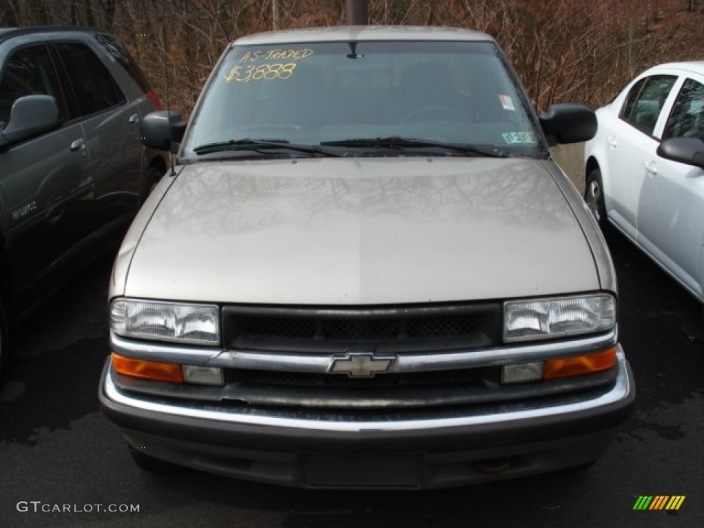 2000 S10 LS Extended Cab 4x4 - Light Pewter Metallic / Graphite photo #2