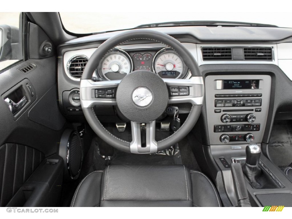 2011 Ford Mustang V6 Mustang Club of America Edition Coupe Charcoal Black Dashboard Photo #61442012