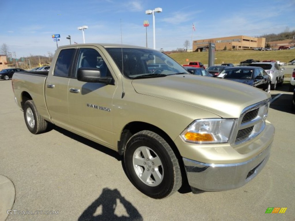 2011 Ram 1500 SLT Quad Cab 4x4 - White Gold / Dark Slate Gray/Medium Graystone photo #7