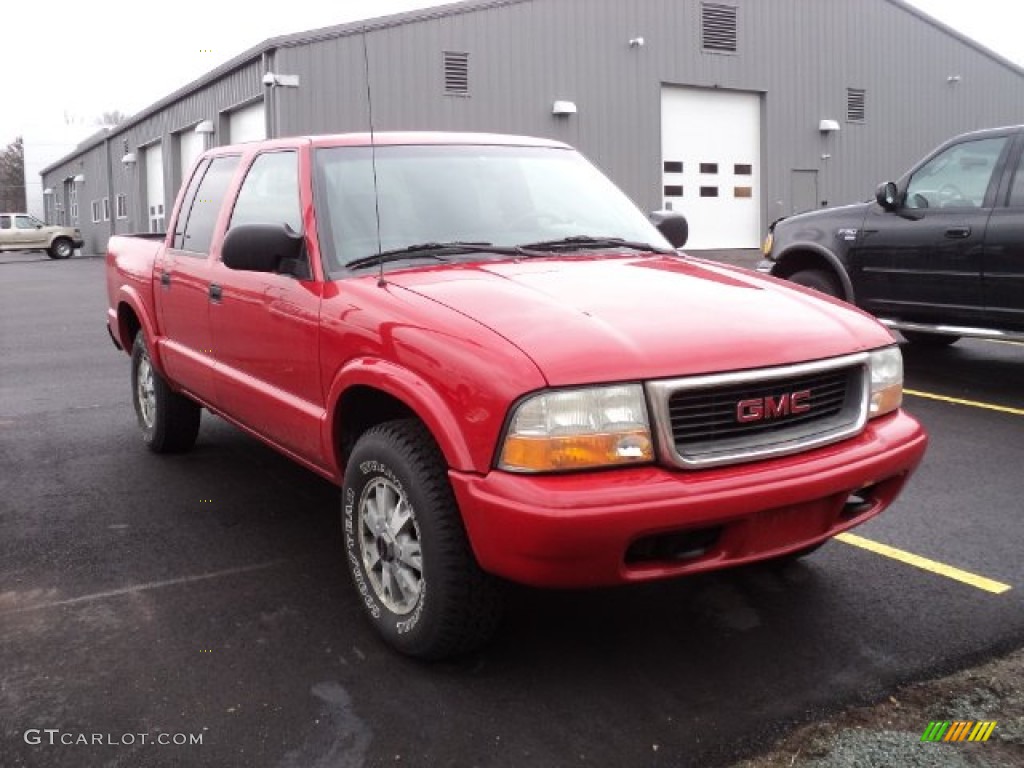 2002 Sonoma SLS Crew Cab 4x4 - Fire Red / Graphite photo #2